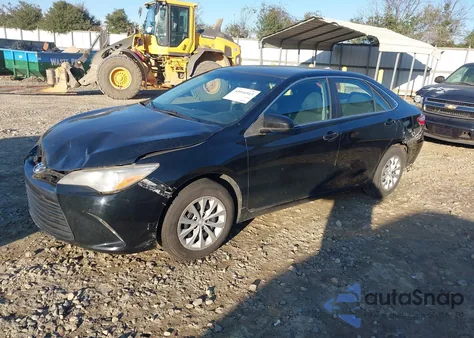 2015 Toyota Camry Le z USA, uszkodzony, nr VIN 4T1BF1FK8FU061485